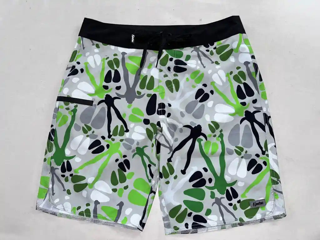 Menʻs Boar Camo board shorts
