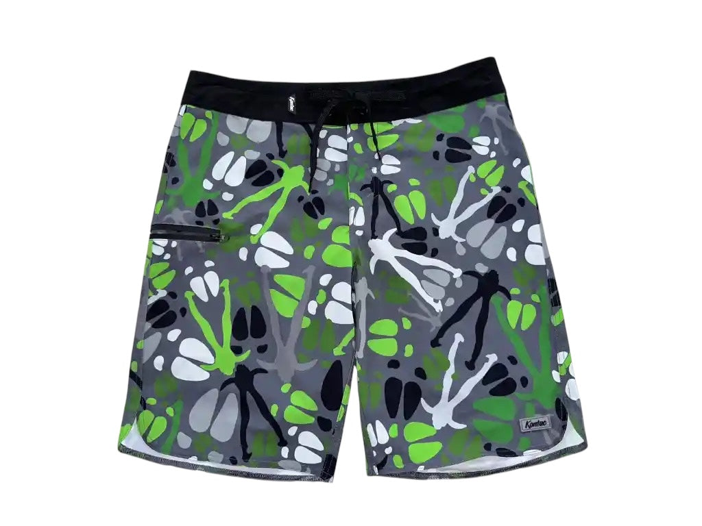 Menʻs Boar Camo board shorts